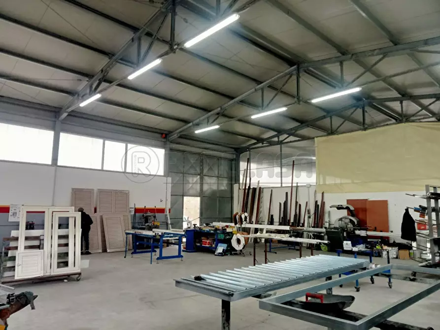 Immagine 10 di Attività artigianale in vendita  a Castelvetrano