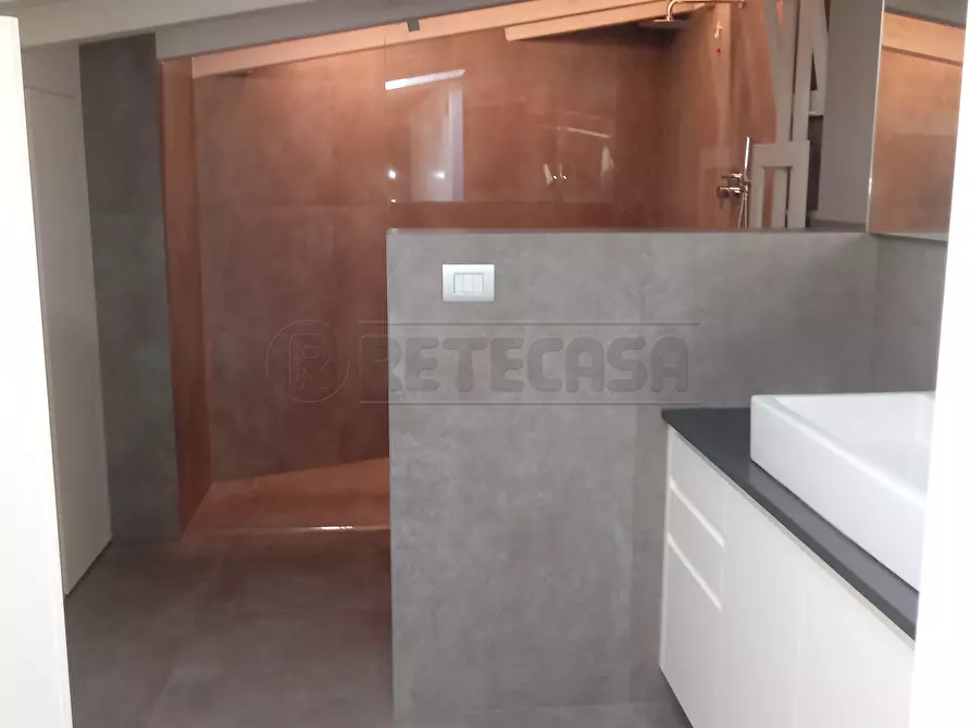 Immagine 6 di Appartamento in affitto  a Bergamo