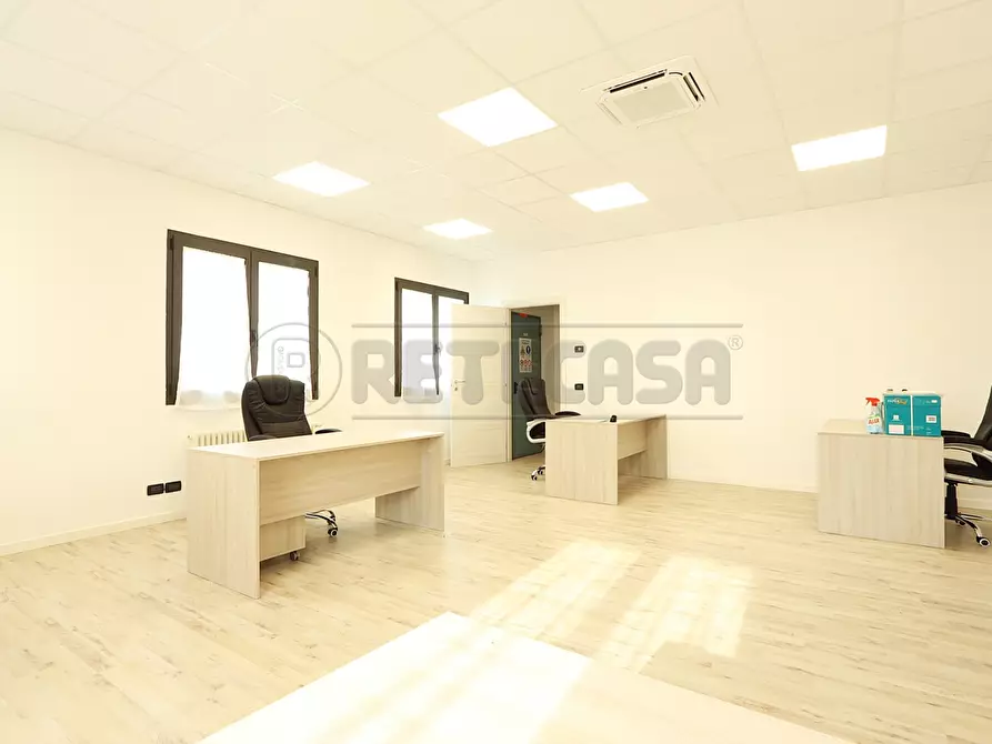 Immagine 4 di Ufficio in affitto  in Strada dei Molini 165 a Vicenza