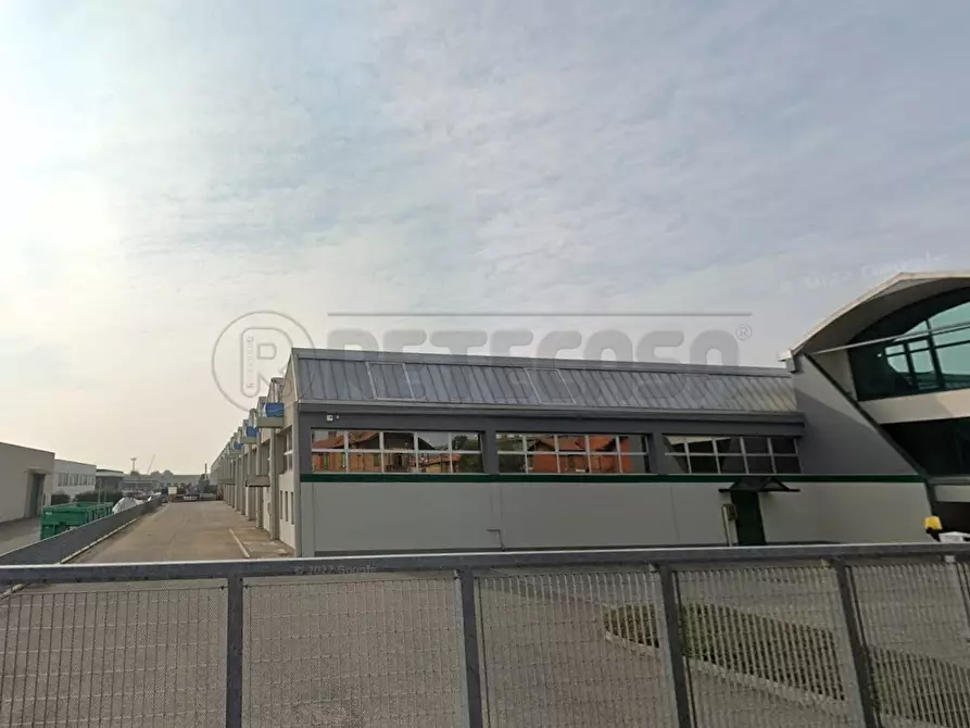 Immagine 2 di Attività artigianale in affitto  a Palazzolo Sull'oglio