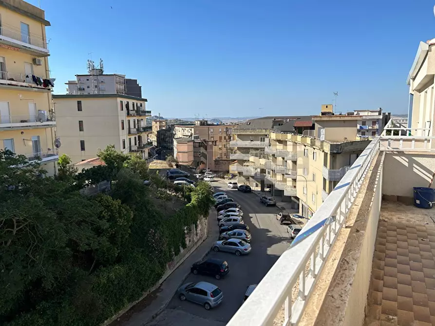 Immagine 19 di Bilocale in affitto  in Via Gabriele Amico Valenti 117 a Caltanissetta