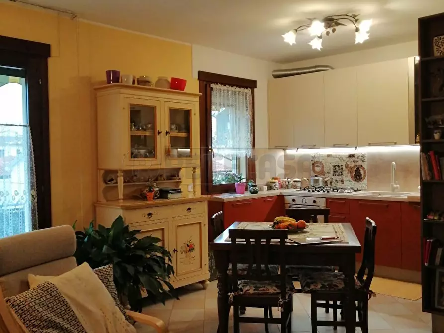 Immagine 1 di Appartamento in vendita  a Montecchio Maggiore