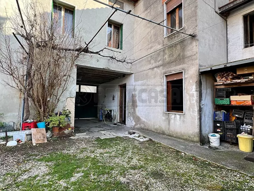 Immagine 1 di Casa semindipendente in vendita  a Montecchio Maggiore