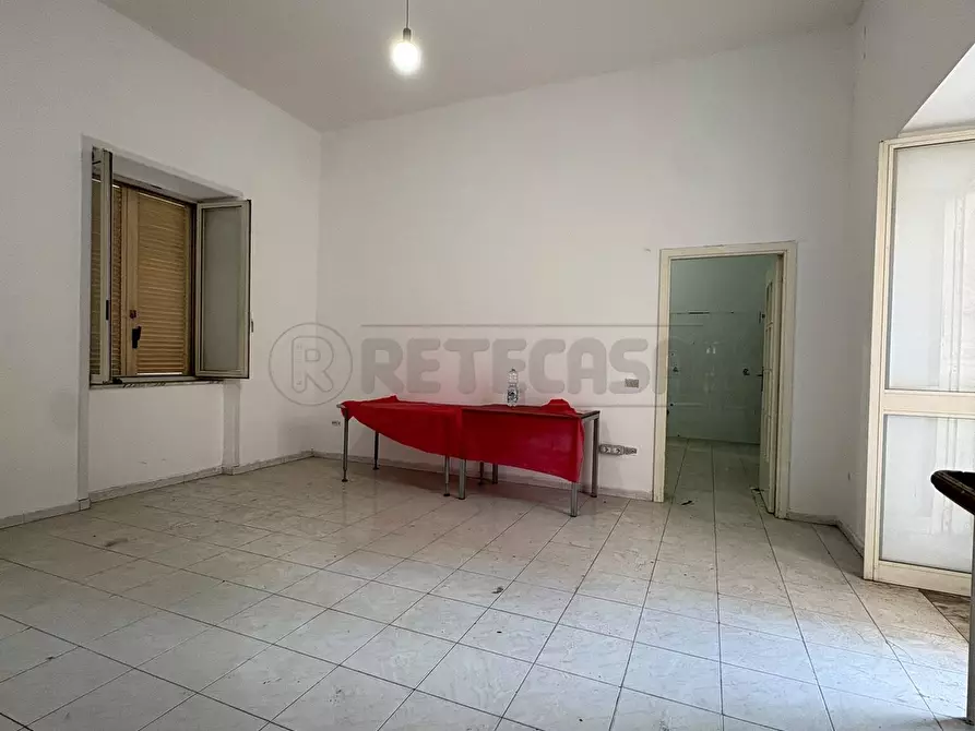 Immagine 16 di Locale commerciale in affitto  in Via Santa Croce a Capodrise