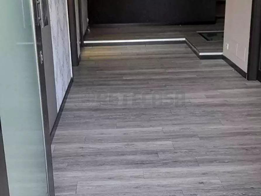 Immagine 4 di Ufficio in vendita  a Seriate