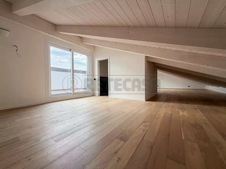 Immagine 33 di Appartamento in vendita  in Via F. Magellano a Creazzo