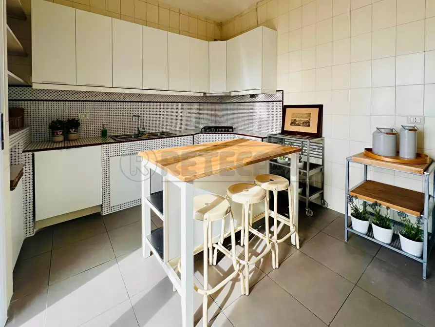 Immagine 14 di Quadrilocale in affitto  in Lungomare Cristoforo Colombo 39 a Salerno