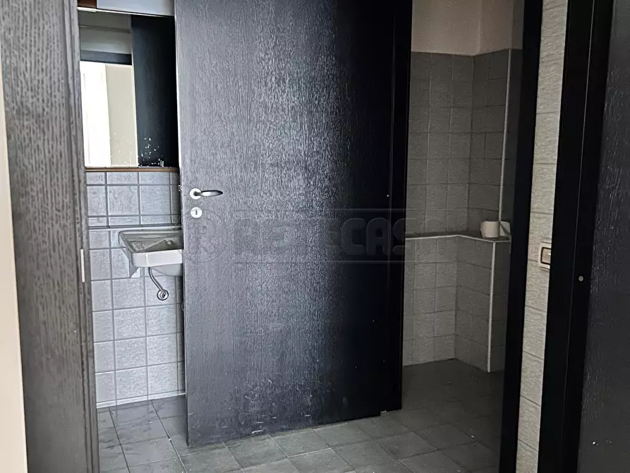 Immagine 4 di Magazzino in vendita  in Via Toscana 38 a Caltanissetta