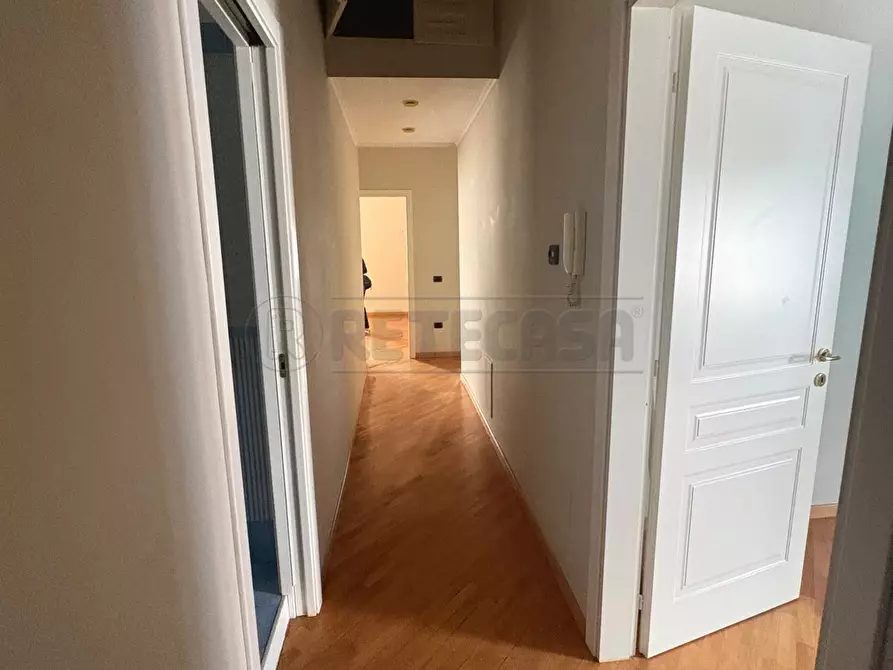 Immagine 24 di Pentalocale in affitto  in via renato de martino 16 a Salerno