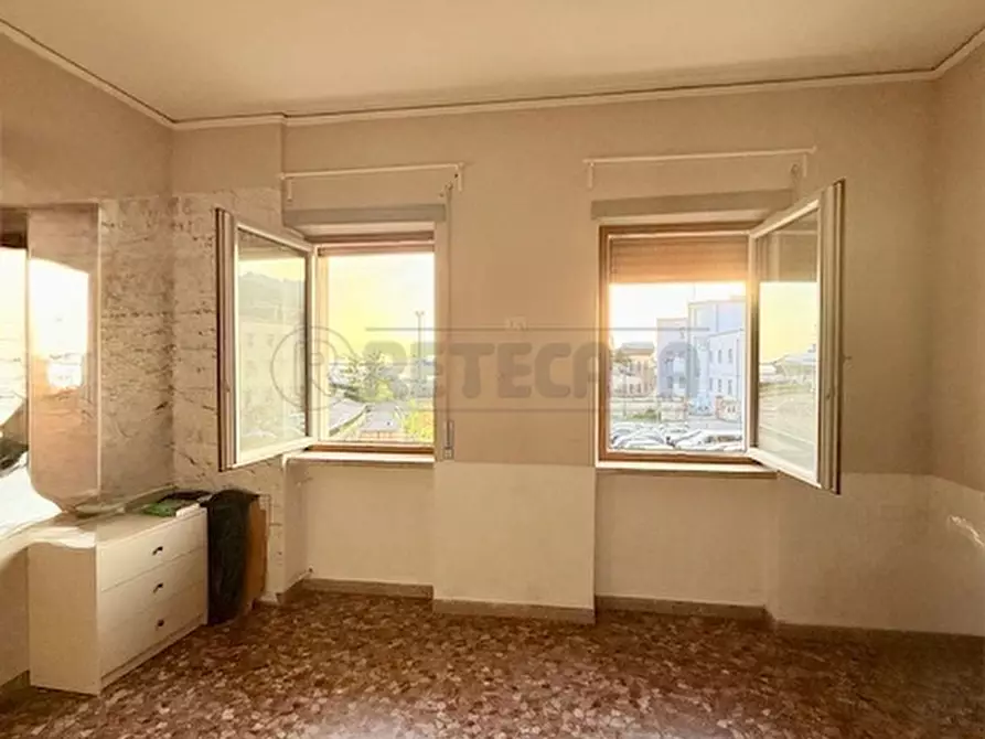 Immagine 8 di Trilocale in vendita  in Via Sandro Pertini 1 a Salerno