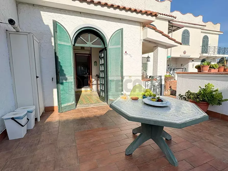 Immagine 14 di Villa in vendita  in Viale Cimabue 33 a Castel Volturno