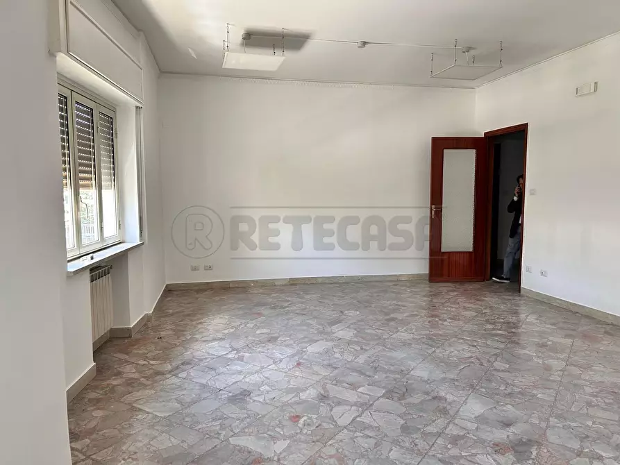 Immagine 27 di Pentalocale in vendita  in Via Libertà 12 a Caltanissetta