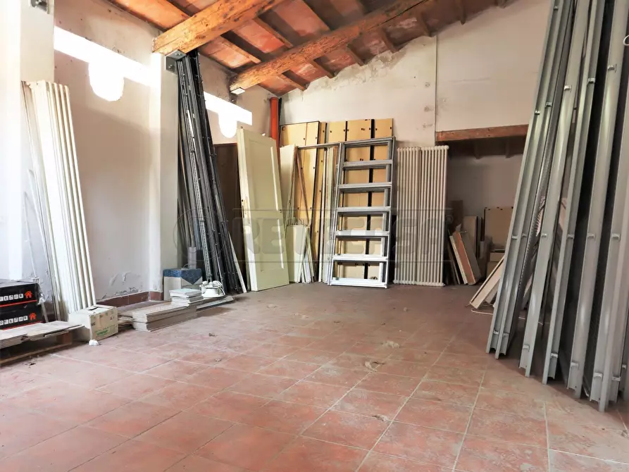 Immagine 13 di Locale commerciale in affitto  a Vicenza