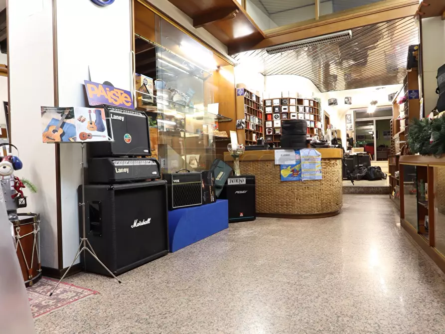 Immagine 11 di Locale commerciale in vendita  in Contrà S.S.Apostoli 35 a Vicenza