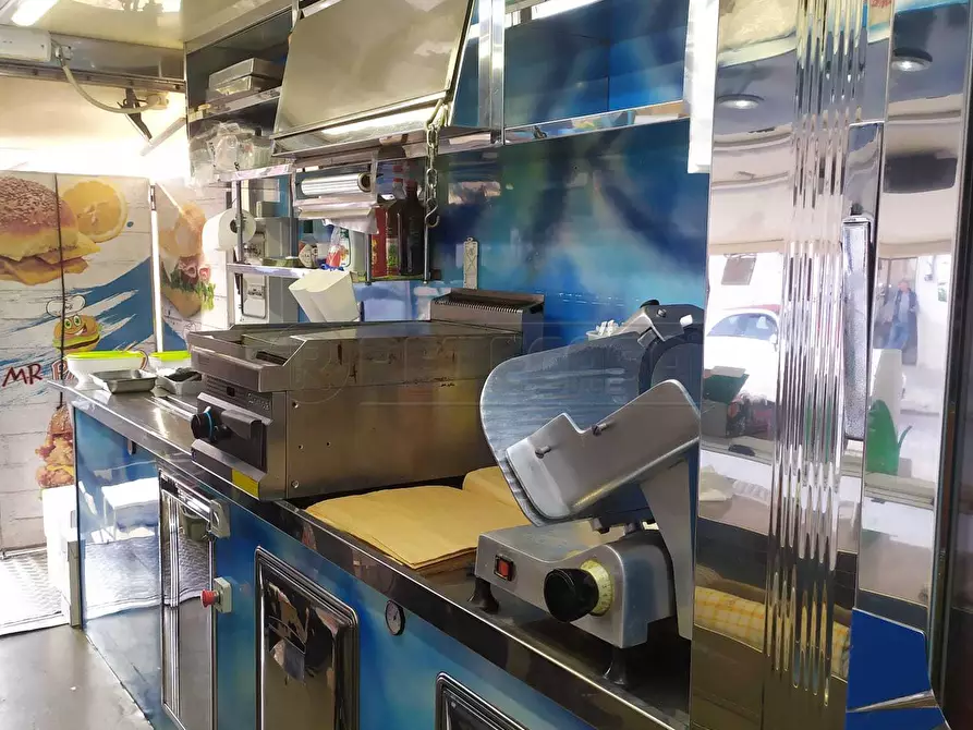 Immagine 4 di Attività commerciale in vendita  a Marsala