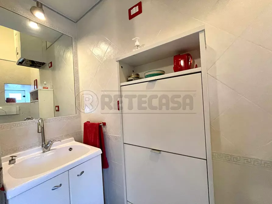 Immagine 32 di Bilocale in vendita  in Via di Ogliara 172 a Salerno
