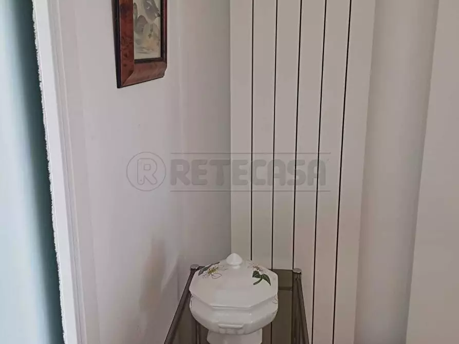 Immagine 22 di Pentalocale in vendita  in Via Pietro del Pezzo 87 a Salerno