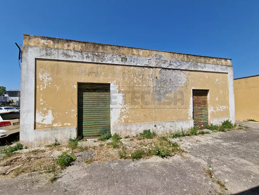 Immagine 72 di Laboratorio in vendita  in Via Neviano 37 a Seclì