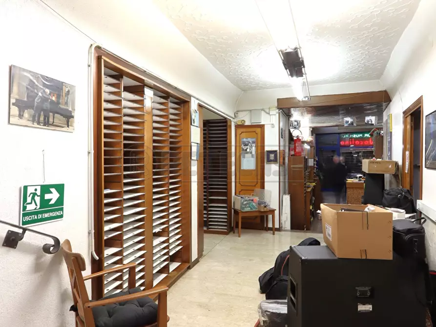 Immagine 30 di Locale commerciale in vendita  in Contrà S.S.Apostoli 35 a Vicenza