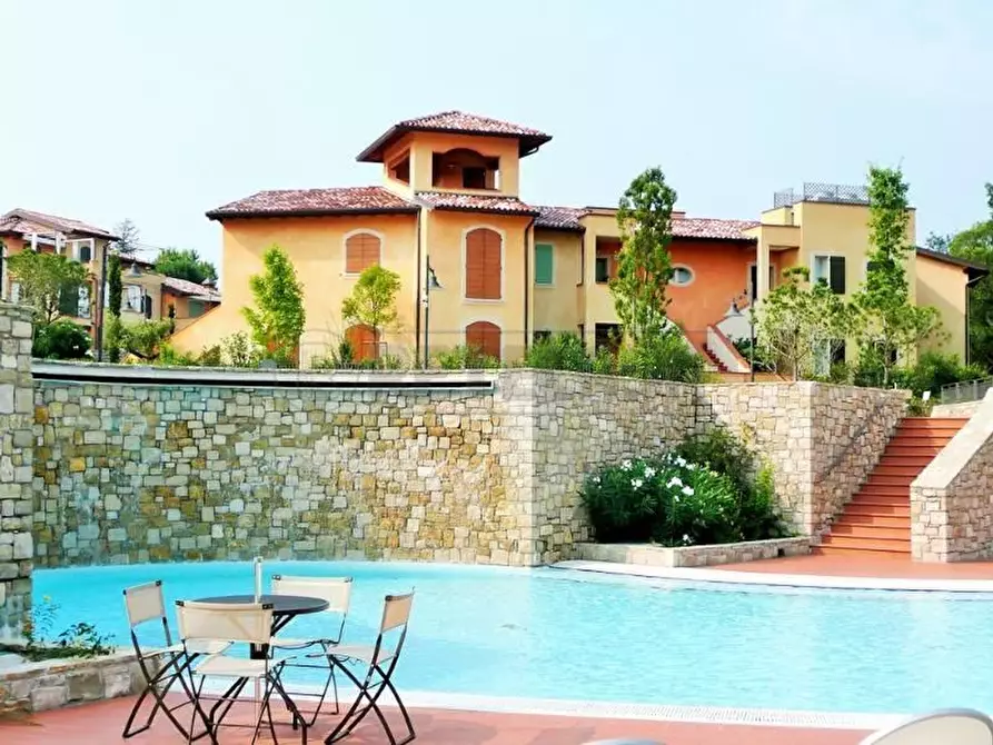 Immagine 4 di Bilocale in vendita  in Via del Torchio 21F a Manerba Del Garda