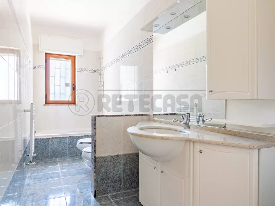 Immagine 16 di Trilocale in vendita  in Corso Dottor Sergio Cosmai 58 a Bisceglie