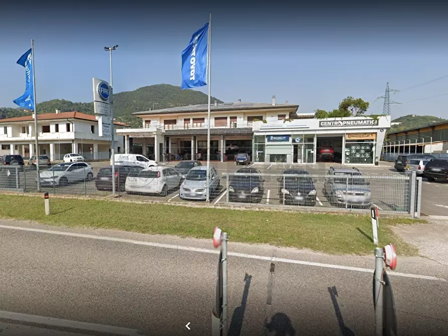 Immagine 11 di Locale commerciale in affitto  in Via Monte Cengio 71b a Cornedo Vicentino