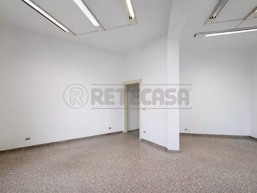 Immagine 13 di Locale commerciale in affitto  in Via Giovanni Gradenigo 2 a Padova