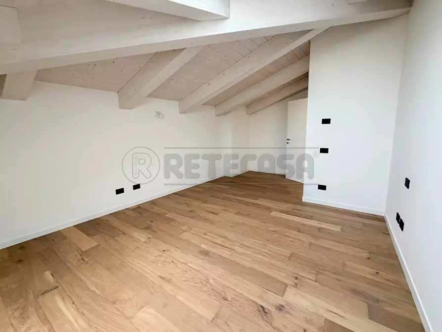 Immagine 38 di Attico in vendita  in Via F. Magellano a Creazzo