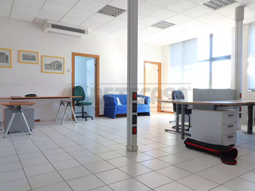 Immagine 2 di Ufficio in affitto  in Via Chiuppese 3 a Monticello Conte Otto