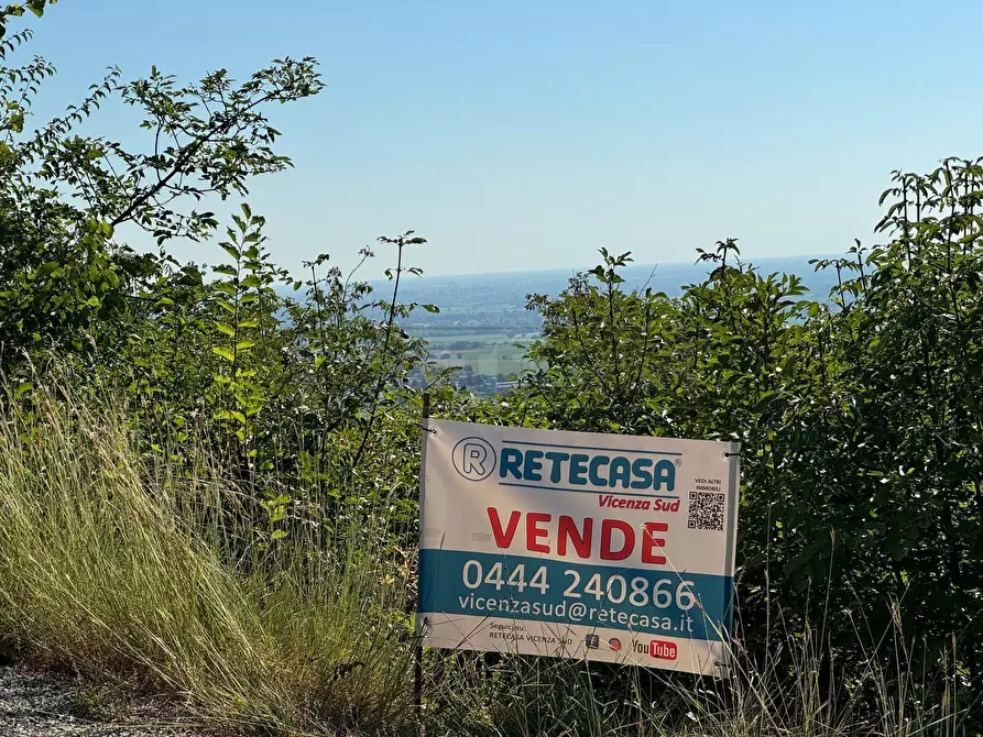 Immagine 21 di Terreno agricolo in vendita  in Via Castellaro a Castegnero