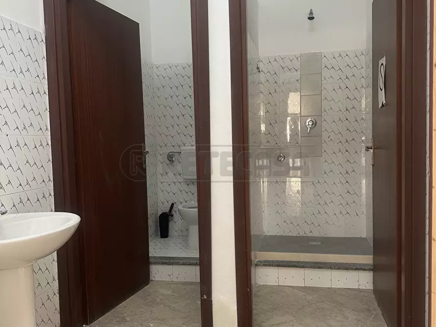 Immagine 8 di Locale commerciale in affitto  a Mazara Del Vallo