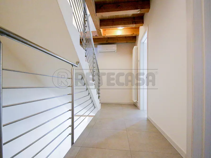 Immagine 15 di Porzione di casa in affitto  in VIA CAPITELLI 21 a Pozzoleone