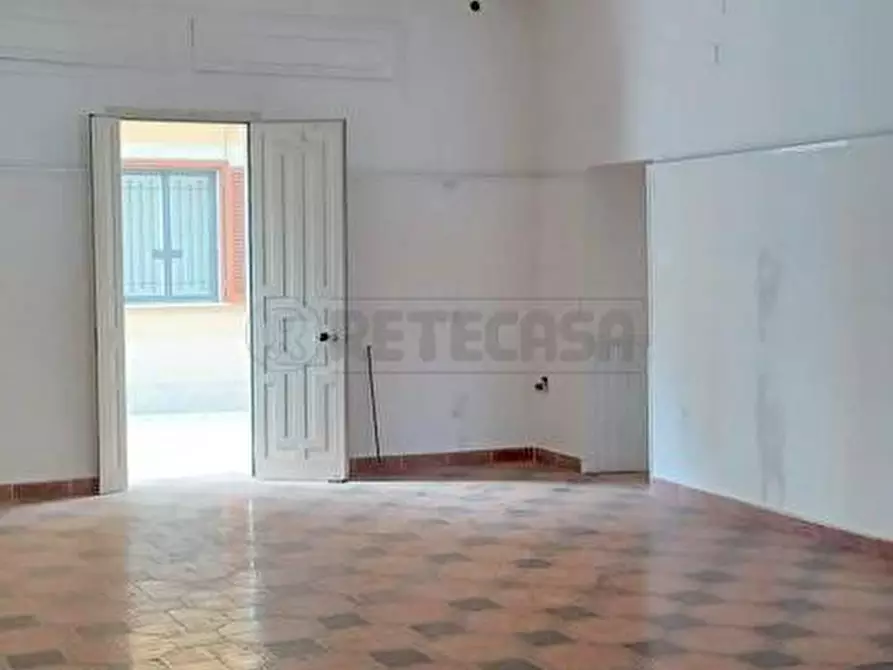 Immagine 5 di Locale commerciale in affitto  a Marcianise