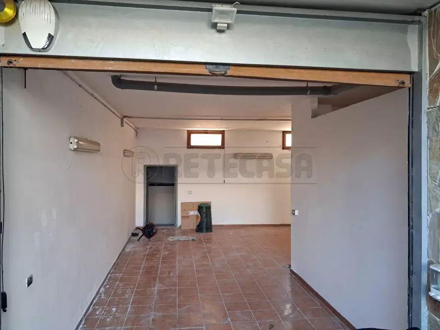 Immagine 2 di Magazzino in affitto  in Via Greco a Capodrise