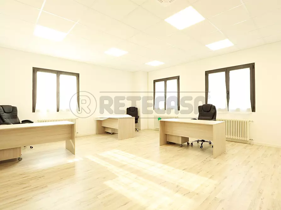 Immagine 1 di Ufficio in affitto  in Strada dei Molini 165 a Vicenza