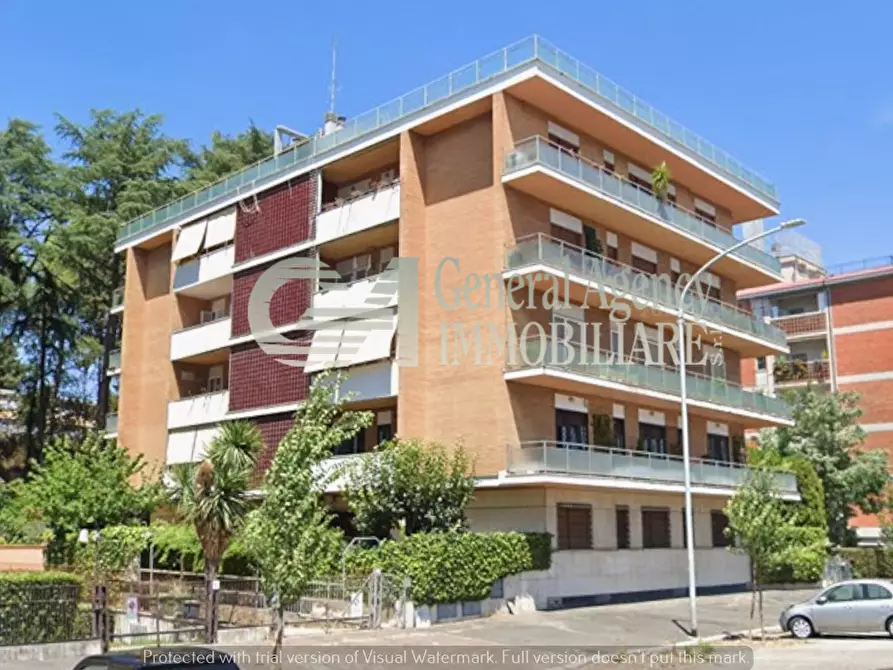 Immagine 3 di Appartamento in vendita  in VIALE DEI PRIMATI SPORTIVI 66 a Roma
