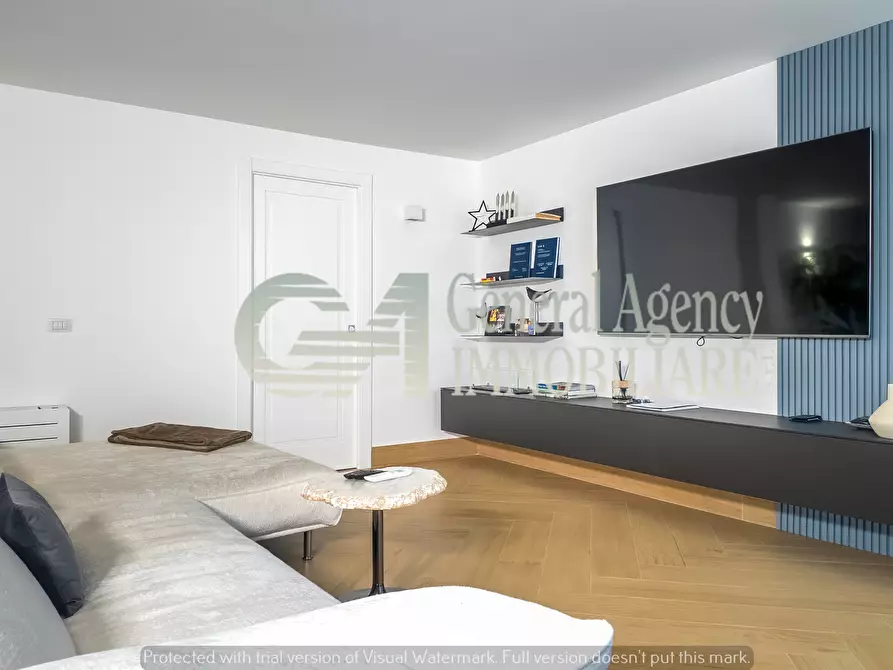 Immagine 59 di Villa in affitto  in Via Mario Mattoli a Roma