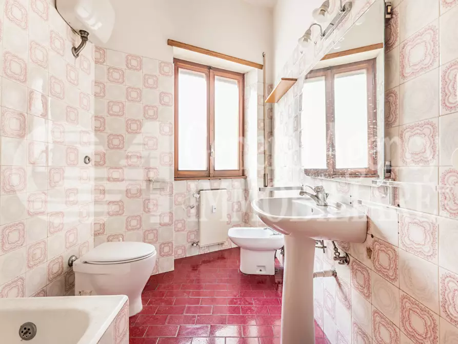 Immagine 79 di Appartamento in vendita  in via guido de ruggiero a Roma