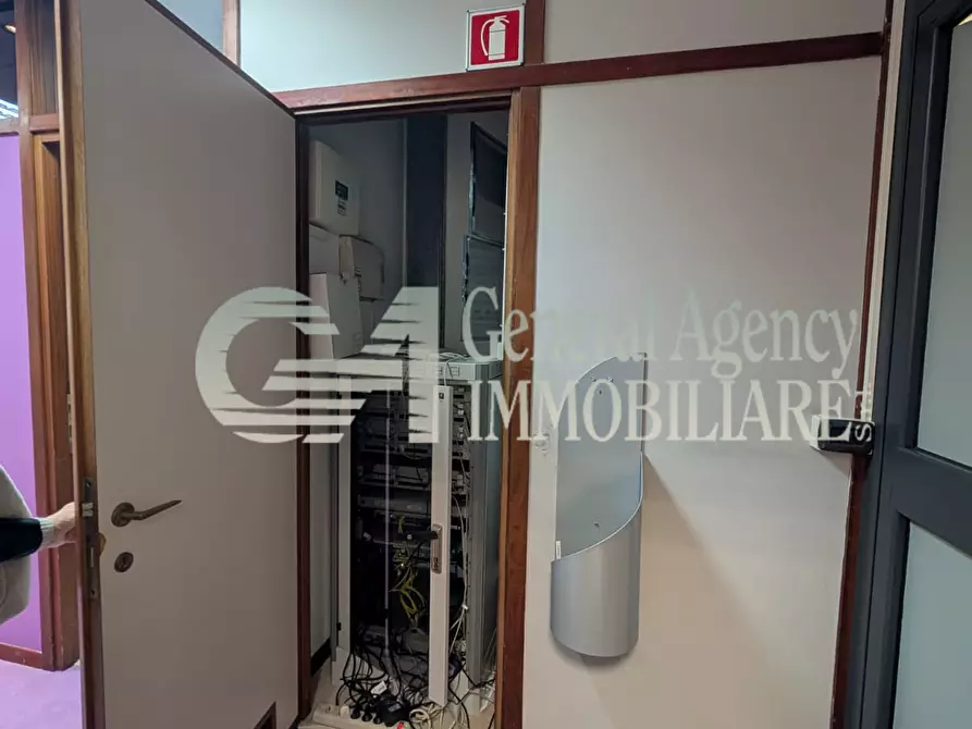 Immagine 52 di Ufficio in affitto  in VIALE DEL POGGIO FIORITO a Roma