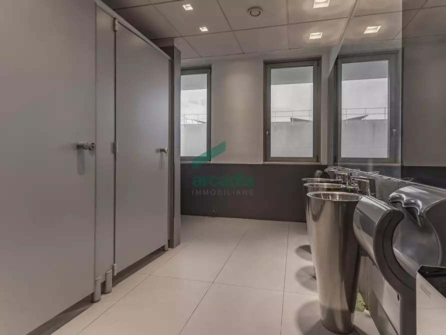 Immagine 60 di Attività artigianale in vendita  in Via dei Gigli 21 a Modugno