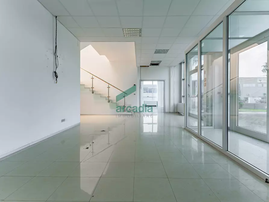 Immagine 9 di Ufficio in affitto  in Largo degli Stagnini 6 a Modugno