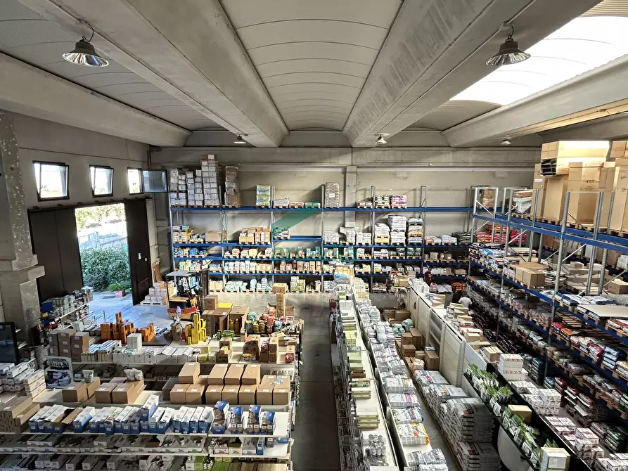 Immagine 20 di Attività artigianale in vendita  in Strada Provinciale Modugno-Bari 83 a Modugno