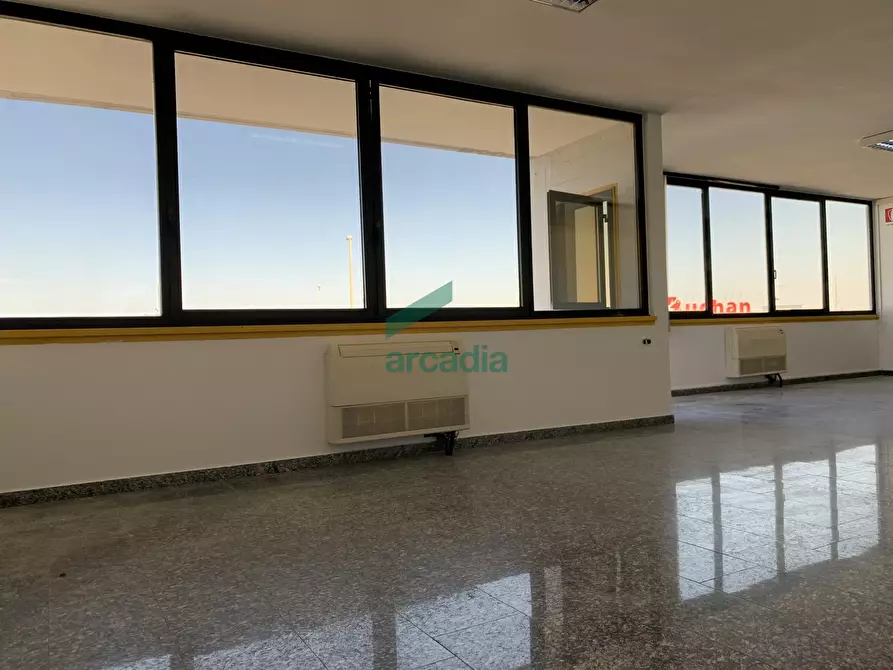 Immagine 7 di Ufficio in affitto  in SP231 a Modugno
