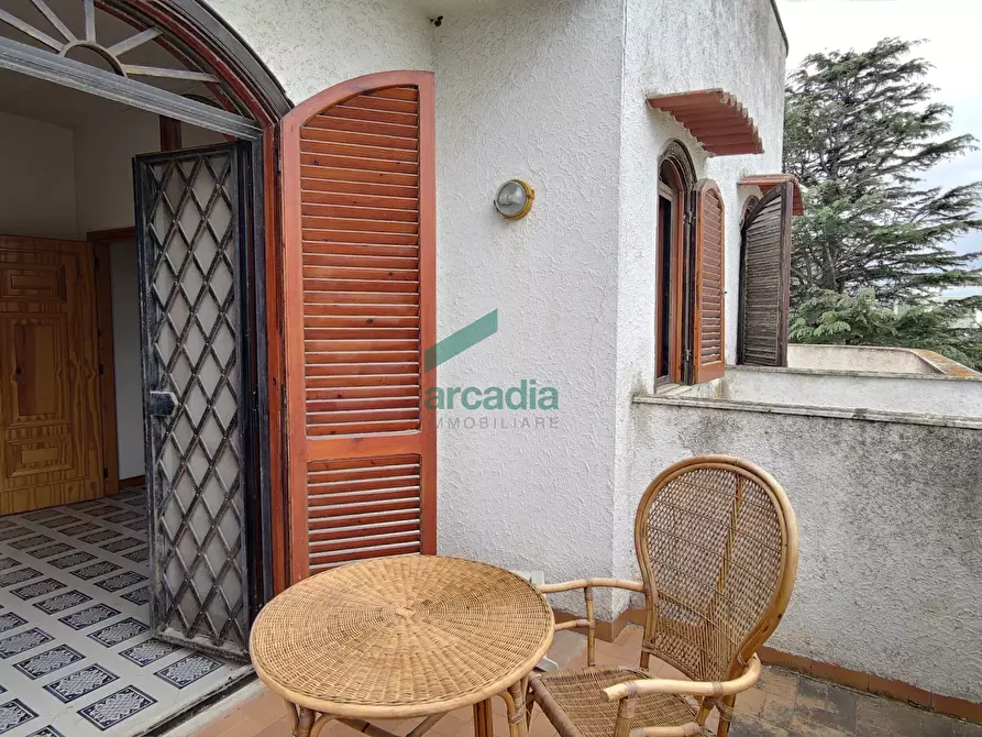Immagine 12 di Villa in vendita  in Strada Cola di Cagno 32 a Bari