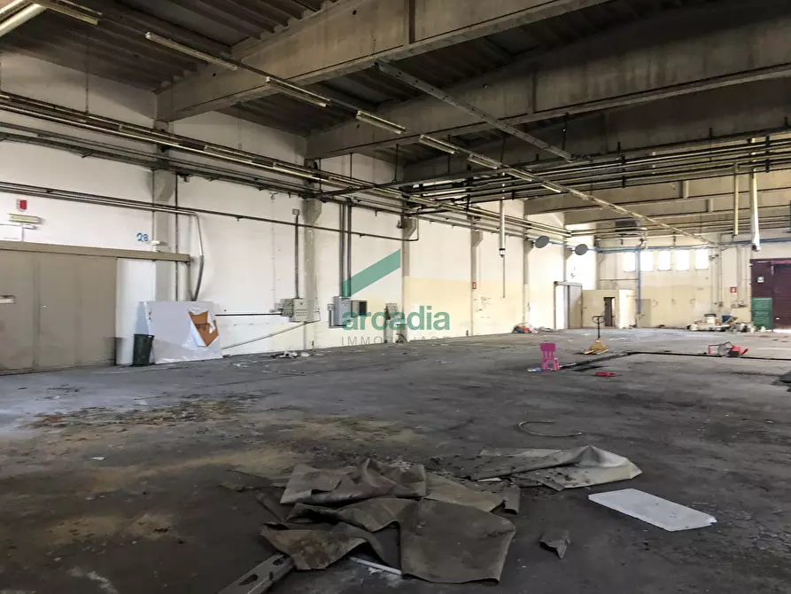Immagine 5 di Attività artigianale in affitto  in SP231 a Bitonto