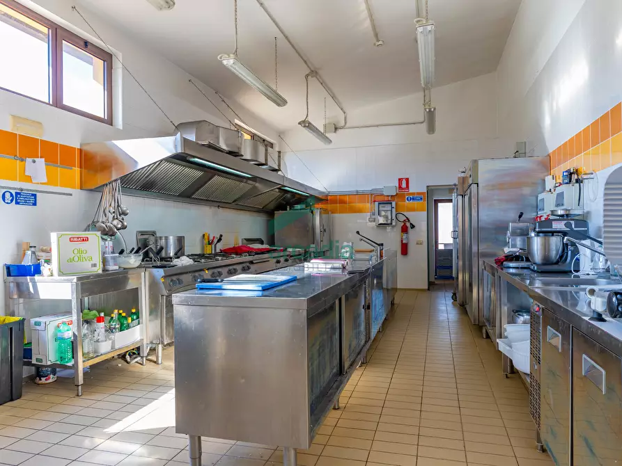 Immagine 32 di Villa in vendita  in Strada Vicinale Vecchia di Matera 369 a Gioia Del Colle