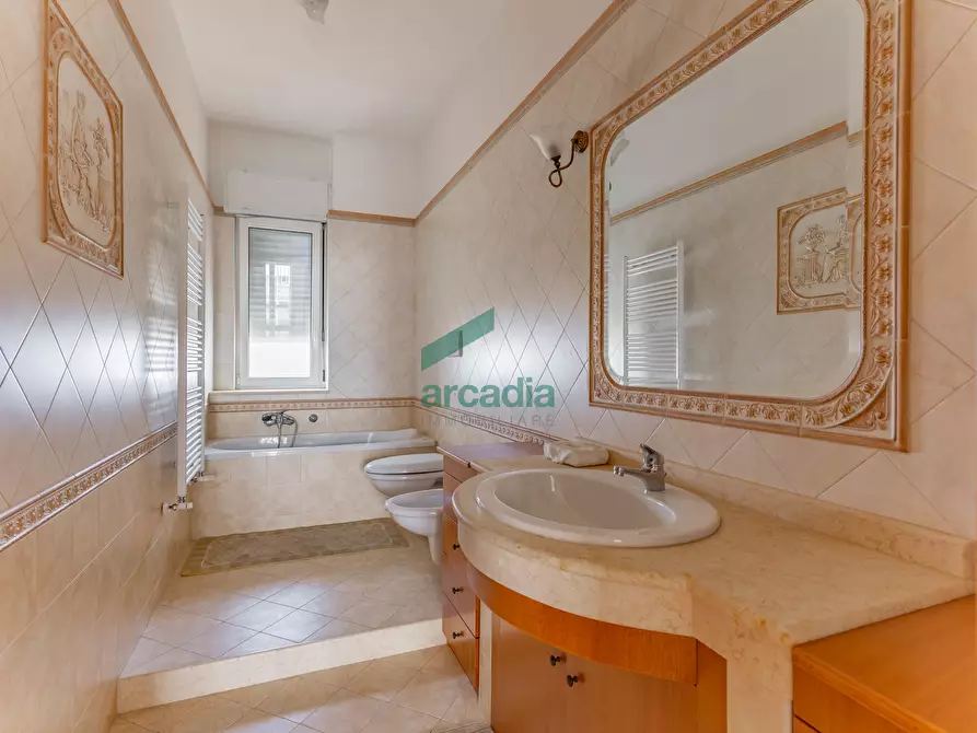 Immagine 10 di Quadrilocale in vendita  in Via Pordenone 12 a Bari