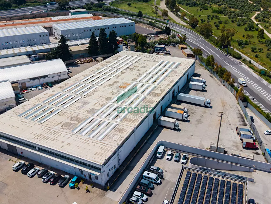 Immagine 1 di Attività artigianale in vendita  in SS96 13/C a Modugno