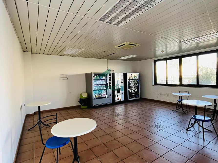 Immagine 14 di Ufficio in vendita  in Via Saverio Milella 2/bis a Bari