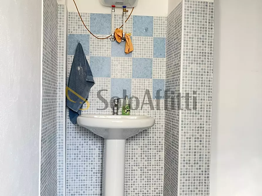 Immagine 11 di Locale commerciale in affitto  a Gallarate